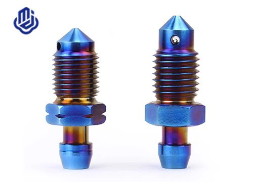 Moottoripyörän jarrusatulan titaaniruuvi