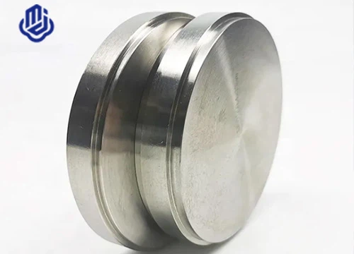 Titaaninen hammashoitolevy